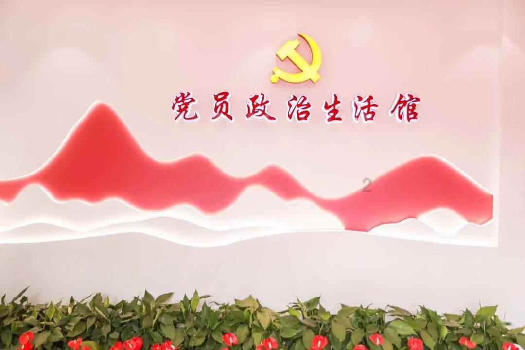 日本喜剧伦理电影《富美子之足》:美腿的禁锢与自由之争