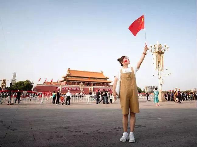 早间速报|李娜捧杯10年后 郑钦文晋级澳网女单决赛